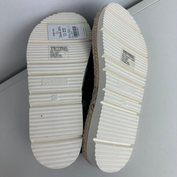 NWB Gentle Soul Womens Lizzy T-Strap Buckle Lightweight Platform Sandal Black 6M - Picture 7 of 10